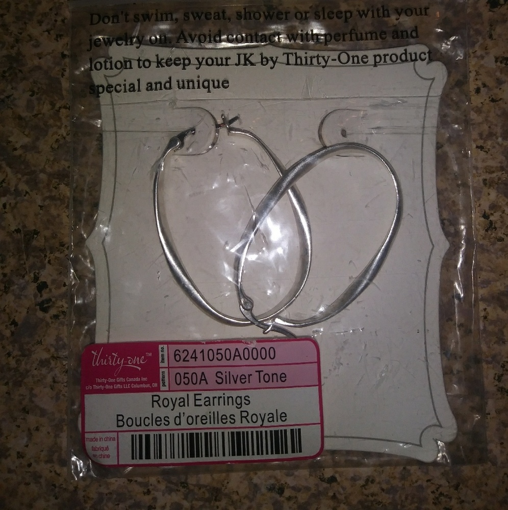 Reduced!! JK by Thirtyone earrings